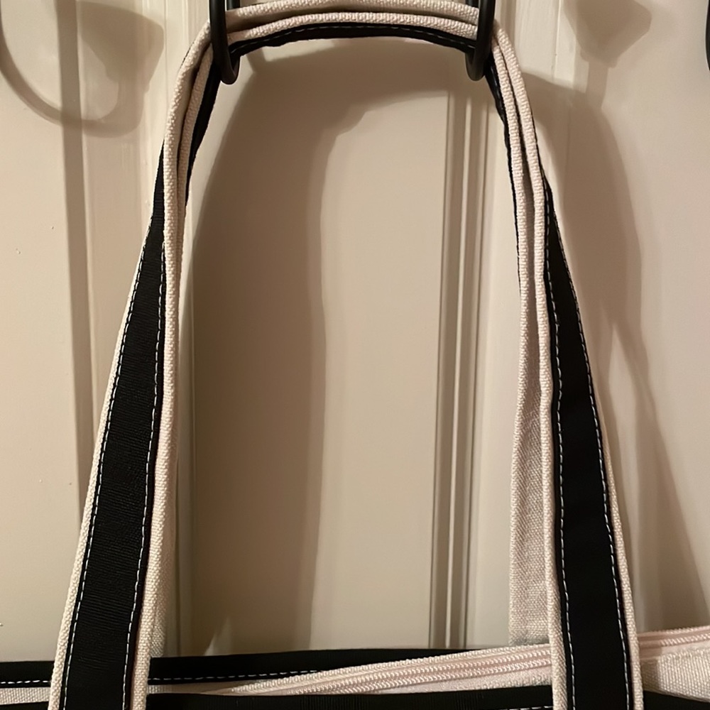 Women's N Monogrammed Tote Bag NWOT - Picture 2 of 11